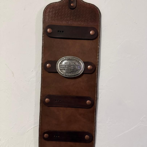 Four buckle display